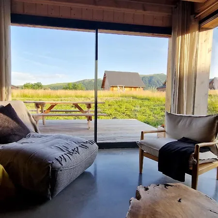 Refuge De L'angle Chalet